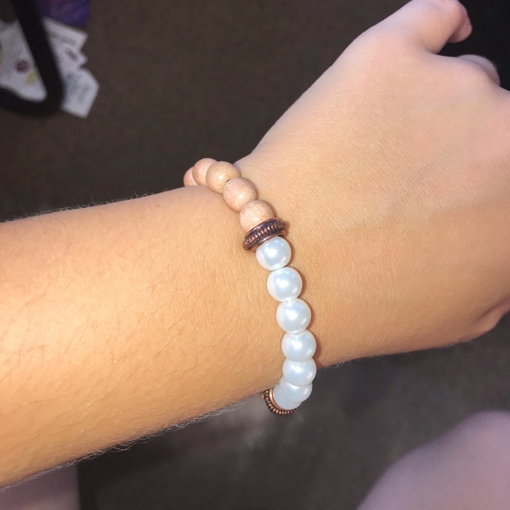 Rosewood and pearl bracelet